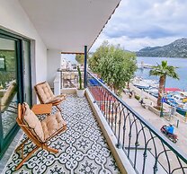Four Holiday Suites
