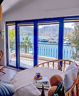 Four Holiday Suites