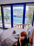 Four Holiday Suites