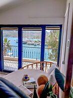 Four Holiday Suites