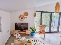 Four Holiday Suites