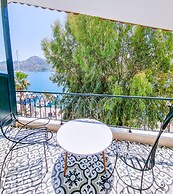 Four Holiday Suites
