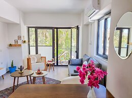 Four Holiday Suites
