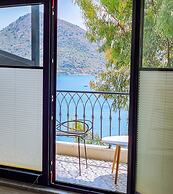 Four Holiday Suites