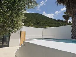 Rustic Hill Private Pool Rooms