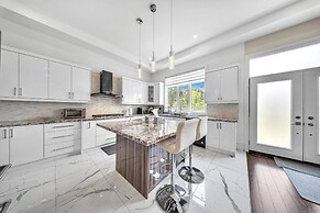 Dazzling Home Next to Beach & Go Station