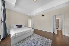 Dazzling Home Next to Beach & Go Station