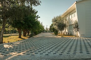 Raw Beach Hotel