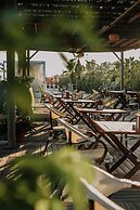 Raw Beach Hotel