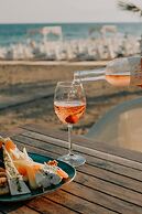Raw Beach Hotel