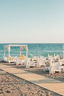 Raw Beach Hotel