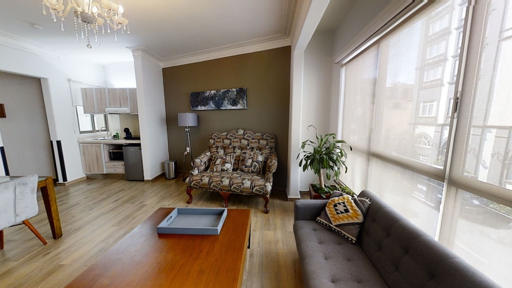 Tokio Suites