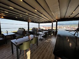 Avni Bey Otel