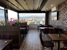 Avni Bey Otel