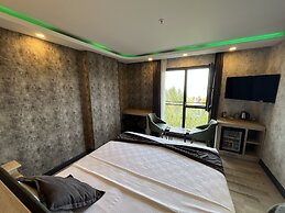 Avni Bey Otel