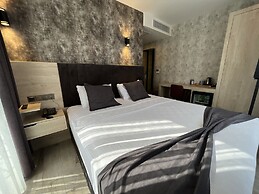 Avni Bey Otel