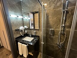 Avni Bey Otel