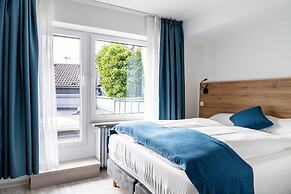 HOTEL83