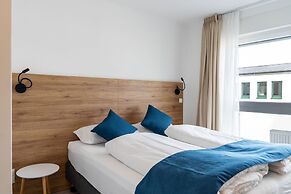 HOTEL83