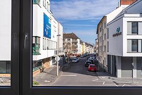 HOTEL83