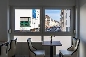 HOTEL83