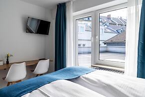 HOTEL83
