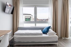 HOTEL83