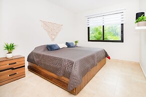 Private Garden Condo by Concierge4u