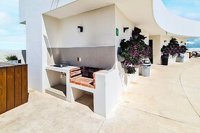 Private Garden Condo by Concierge4u