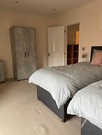Monthly, Short, Stays 2-bed Apartment in Reading