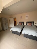 Monthly, Short, Stays 2-bed Apartment in Reading