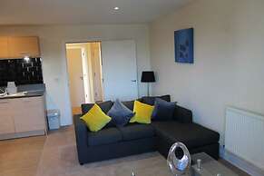 Remarkable 2-bed Apartment in Reading