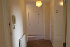 Remarkable 2-bed Apartment in Reading