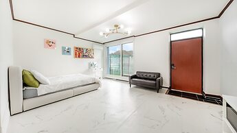 Chuncheon Dogandstay