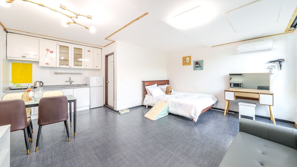 Chuncheon Dogandstay