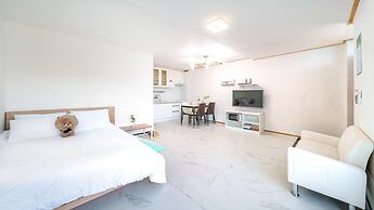Chuncheon Dogandstay