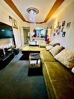 Stay.Plus Kings & Queen's Apartment