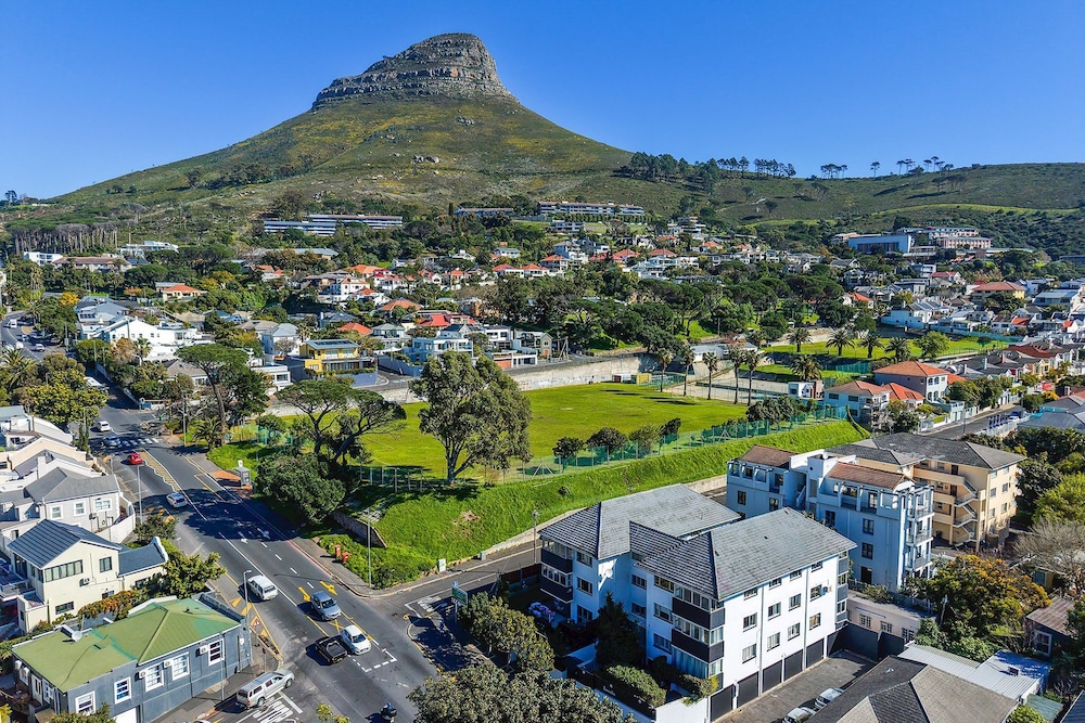 Manella On Kloof