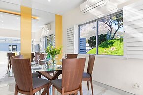 Manella On Kloof