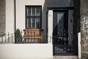 Hawtree Cottage - 2 Bed Cottage - Tenby