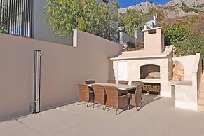 Villa Iva With sea View and Pool