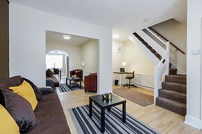 2-bed House - Sleeps 7 & Free Parking