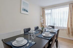 2-bed House - Sleeps 7 & Free Parking