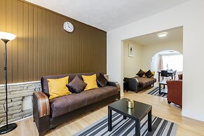2-bed House - Sleeps 7 & Free Parking