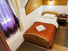Kraljevi Konaci Zlatibor
