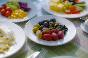 Nour Al Thuria Hotel