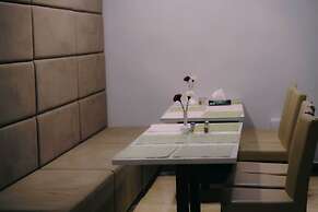 Nour Al Thuria Hotel
