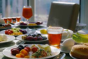 Nour Al Thuria Hotel