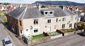 Luxury 2 Bedroom Entire Flat - Self Check in & Check out