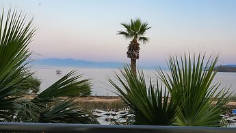 Zuzuu Beach Hotel